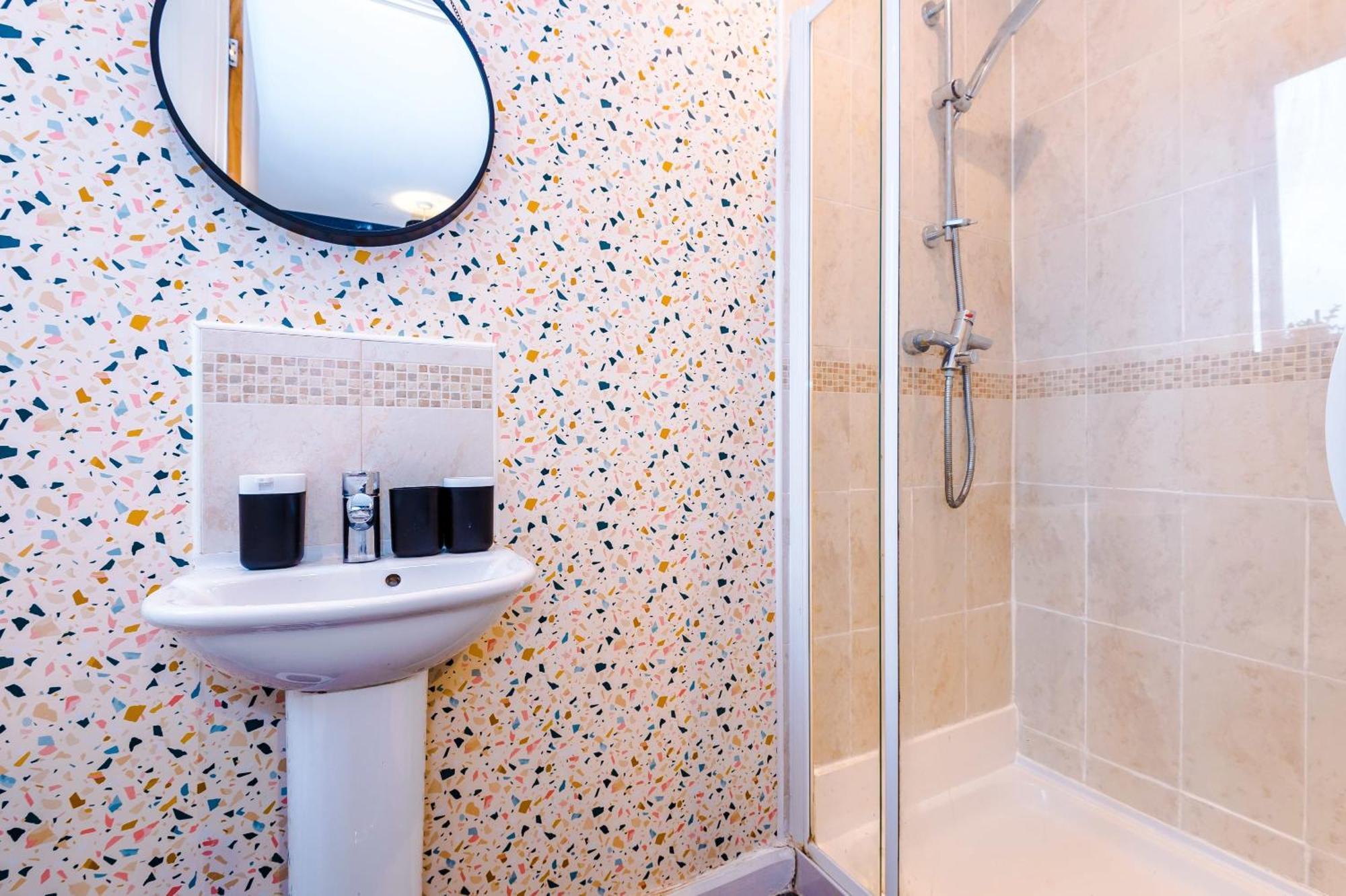 Rest&Recharge At A Spacious Townhouse By The Etihad Βίλα Μάντσεστερ Εξωτερικό φωτογραφία