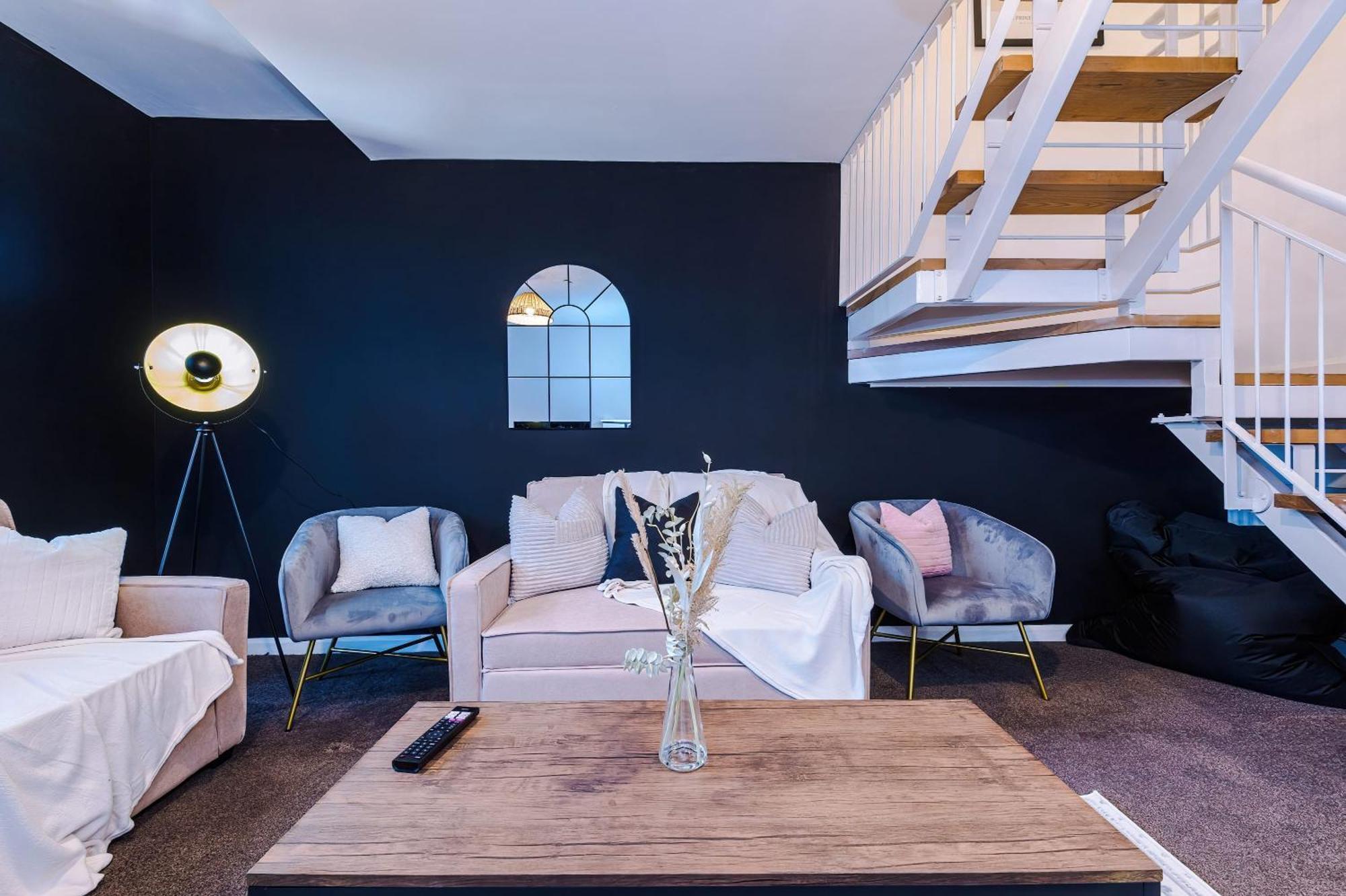 Rest&Recharge At A Spacious Townhouse By The Etihad Βίλα Μάντσεστερ Εξωτερικό φωτογραφία
