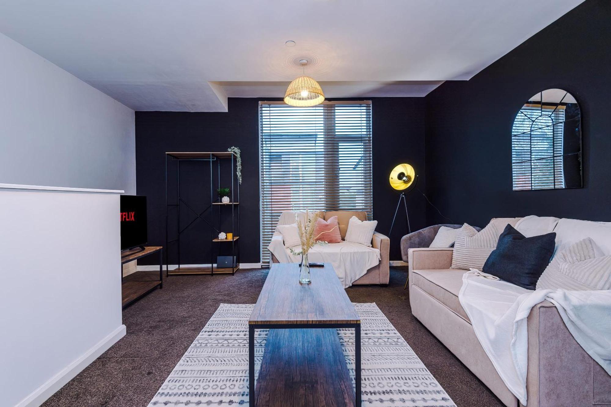 Rest&Recharge At A Spacious Townhouse By The Etihad Βίλα Μάντσεστερ Εξωτερικό φωτογραφία