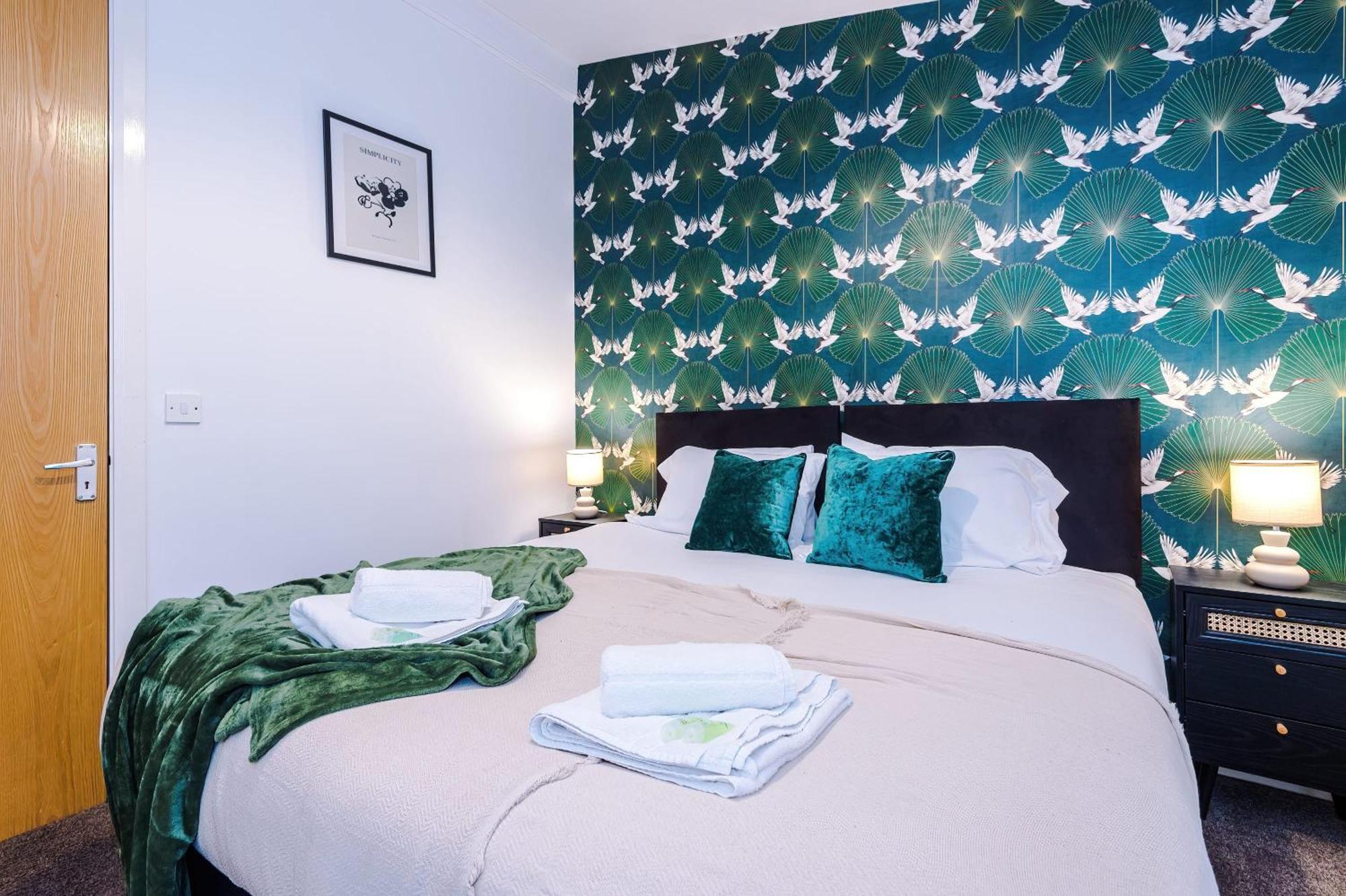 Rest&Recharge At A Spacious Townhouse By The Etihad Βίλα Μάντσεστερ Εξωτερικό φωτογραφία